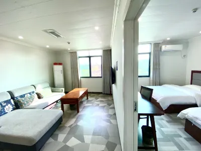 Xunwu South Bridge Business Hotel Hotels near Qinglongyan Sceneic Area