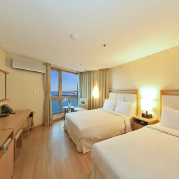 Ocean Suites Jeju Hotel Отели рядом с достопримечательностью «Храм Самсонхёль»