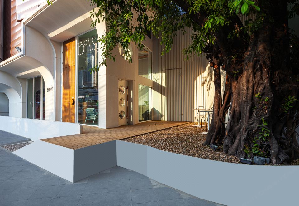 Anantara Sathorn Bangkok Hotel Over view