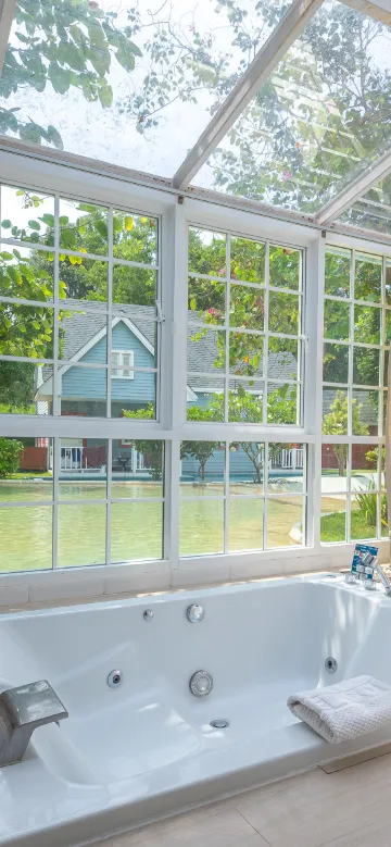 ห้องดีลักซ์พร้อมจากูซี่(เตียงคิงไซส์)