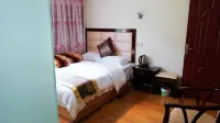 Hailuogou Yang Bailao Jinyinshan Homestay - Inns