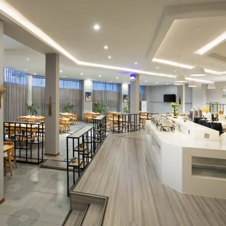 Eshine East Hotel (Xichang Qionghai Wetland)