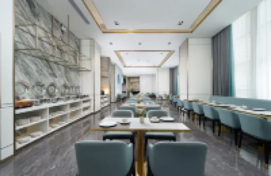 XANA Deluxe Hotel (Fangchenggang High-speed Railway Station Administrative Center) Hotel di Fangchenggang