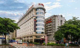 Ibis Hotel (Dongguan Qifeng Park Subway Station)