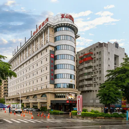 Ibis Hotel (Dongguan Qifeng Park Subway Station)