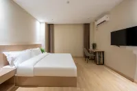 Nanjing Xinjiye Weiyi Hotel (Shuyang Square Taishan New Village Subway Station) - غرفة مطلة على الجبل