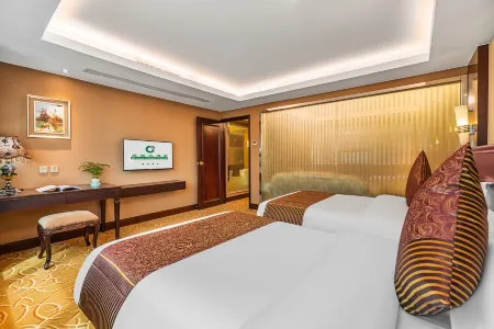 Kunming Green Land Hotel