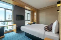 Yancheng Baolong Yiyue Select Hotel