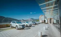 巴東東聖九州國際大酒店（長江大橋巫峽口景區店） - 停車場