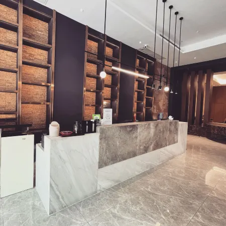 Yunpu International Hotel (Foshan Lecong Furniture World)