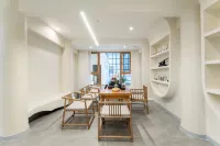M-Designer Lux Hotel Hotel di Shangri-La