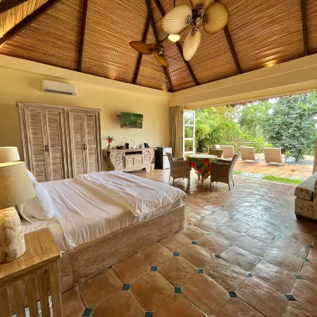 Coco Grove Beach Resort, Siquijor Island