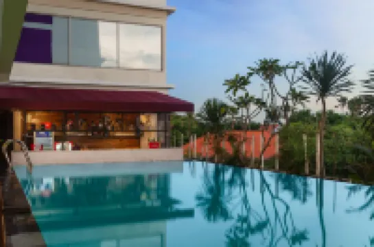 Quest Hotel Darmo - Surabaya by Aston Hotels in Tegalsari