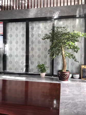 Shuangcheng Hotel Отели рядом с достопримечательностью «Отдел Управления охраны Уезда Чуанбэ, национальный природный заповедник Юньнань Циншань»