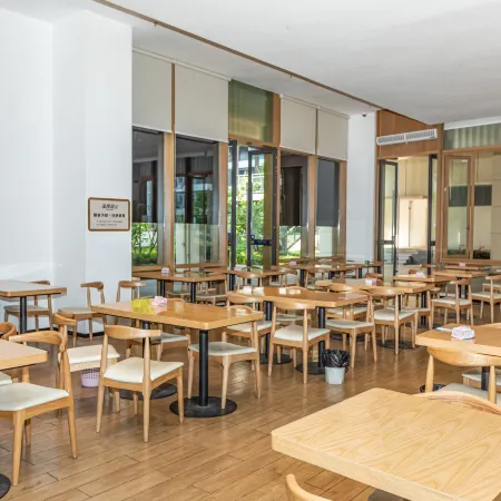 Xichang Hanjin Hotel ( qionghai 17 Degree Wanda Plaza Hotel)