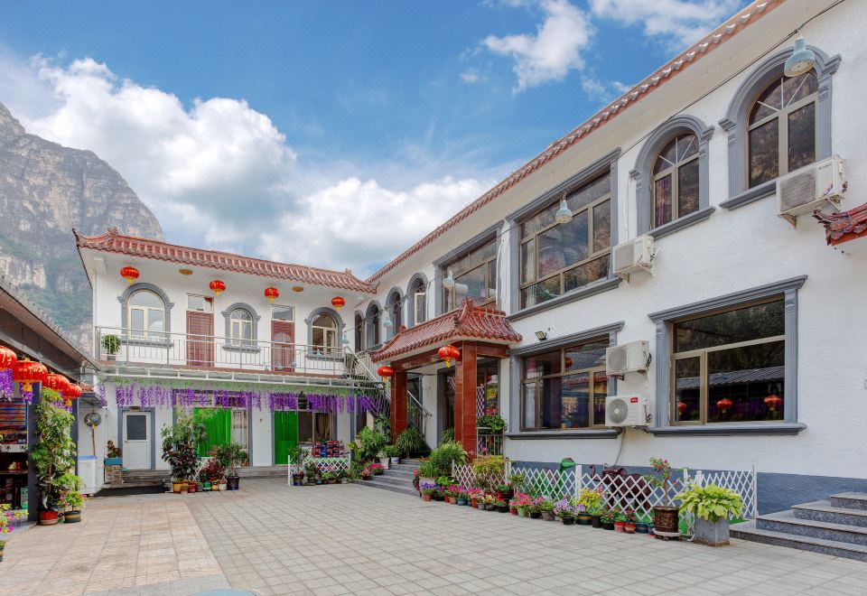 Yi Jie Holiday Chain Hotel (Beijing Shidu Jiayun)