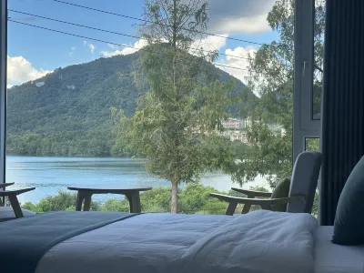 Floral Hotel·Yihu Yishu Hotel(Taiping Lake Scenic Area) Hotel in zona Taipinghu Bailuzhou Tourism Area