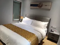 Heli Hotel (Zhaoqing Sihui Yueyun Bus Station)