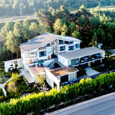 Baique Liangqi Mountain and Sea Panoramic Beauty Su Hotels near Lashihai Wetland Park