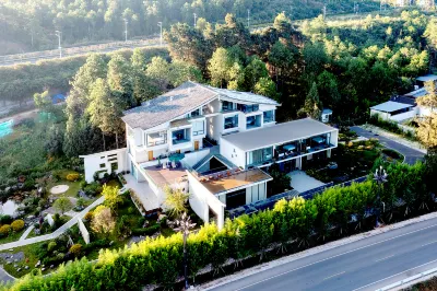 Baique Liangqi Mountain and Sea Panoramic Beauty Su Hotels near Lijiang Lashihai Plateau Wetland Provincial Nature Reserve Management Bureau