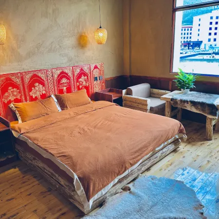 Shangu Homestay (Yagetang Branch)