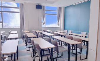 M.PLUS Designer Hotel(Du Jiang Yan Darong City Branch)