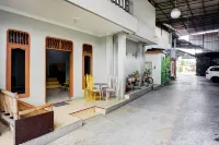 OYO 93071 Home Stay Kembar Syariah