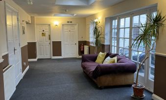 Central Hotel Cheltenham by Roomsbooked