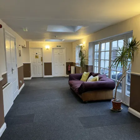Central Hotel Cheltenham by Roomsbooked