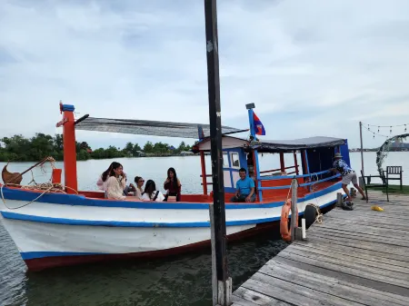 Port Ville Resort Отели в г. Boeng Tuk