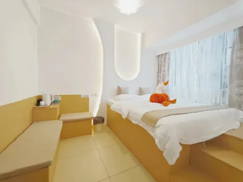 Qitian Yiju Homestay (West Railway Station) Отели рядом со станцией Zhangjiajie West Station