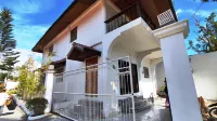 Bluewaves Resort Moalboal by Hiverooms