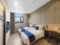 Super 8 Youxuan Hotel (Urumqi Airport Dadi Wobao Subway Station Branch)