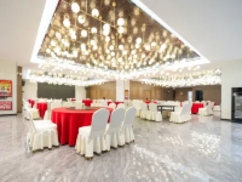 Kezhou International Hotel (Kizilsu Kyrgyz Autonomous Prefecture Museum Store) Hotels in Artux
