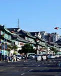 Genting·Net Red Light Luxury Homestay (Yanji Yanbian University Net Red Wall Store)