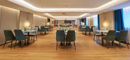 Jinglai Hotel · Zhenxuan (Shanghai Tongji Hospital Xincun Road Subway Station Branch) Отели рядом с достопримечательностью «Shanghai University of Engineering Science (Xincun Road)»