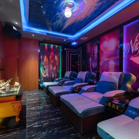 Victoria Lizhi Hotel (Tianyi International Branch, North Square, Maoming High speed Railway Station)