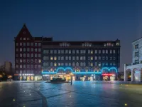 Jinzelan Hotel (Waigaoqiao Free Trade Zone Dutch Style Town Branch) Hotels near Waigaiqiao Shopping Center