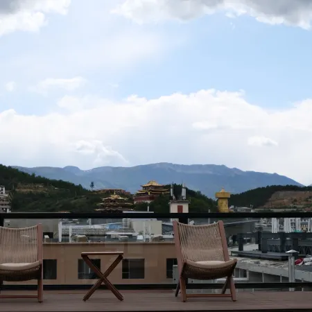 Shangri-la Livable · Smart Audio-Visual Oxygen-rich Hotel (Dukezong Ancient Town Branch)