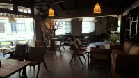 Shishe · Spring Home Inn (Dujiangyan Irrigation Project Scenic Spot Nanqiao Store) - bar