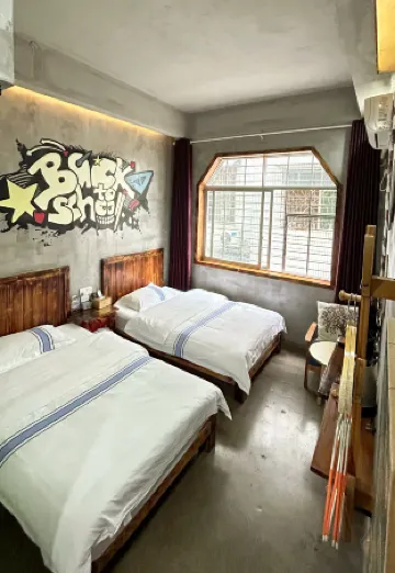 Zhengqing Inn (Tianmen Mountain Cableway Store)