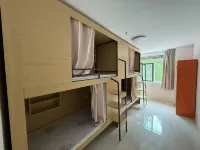 Golden Years Hostel (Jinan Railway Station)