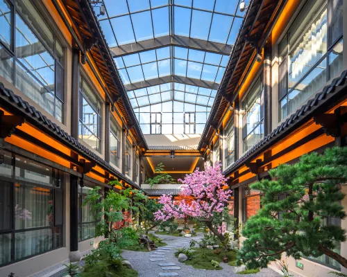 Yili  Xinyuan Renjoy Hotel（Newly Opened Food Plaza Shop） Hoteles en Xinyuan