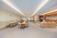 Vienna Hotel (Yichang Zigui Qu Yuan Hometown Cultural Tourism Area Branch)