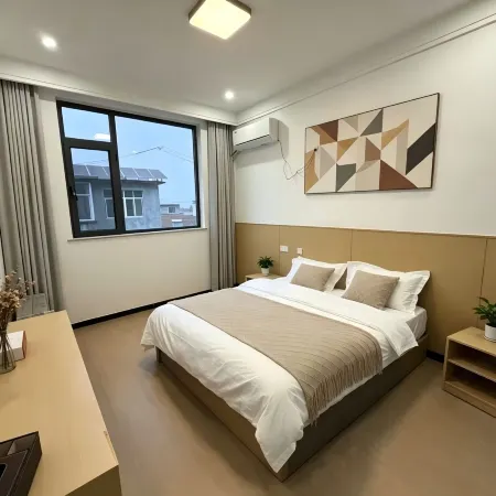 Huguang Yunju Homestay (Weishan Island)
