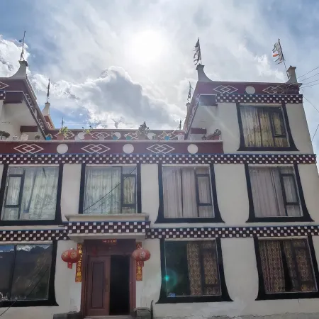 Danba Guanshanyue Homestay