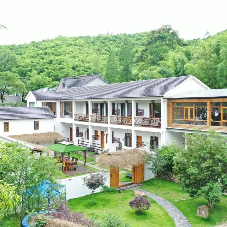 moyuanju Parent child group construction sightseeing hotel