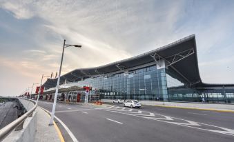 Junyi Select Hotel (Zhengding airport high speed railway station store)