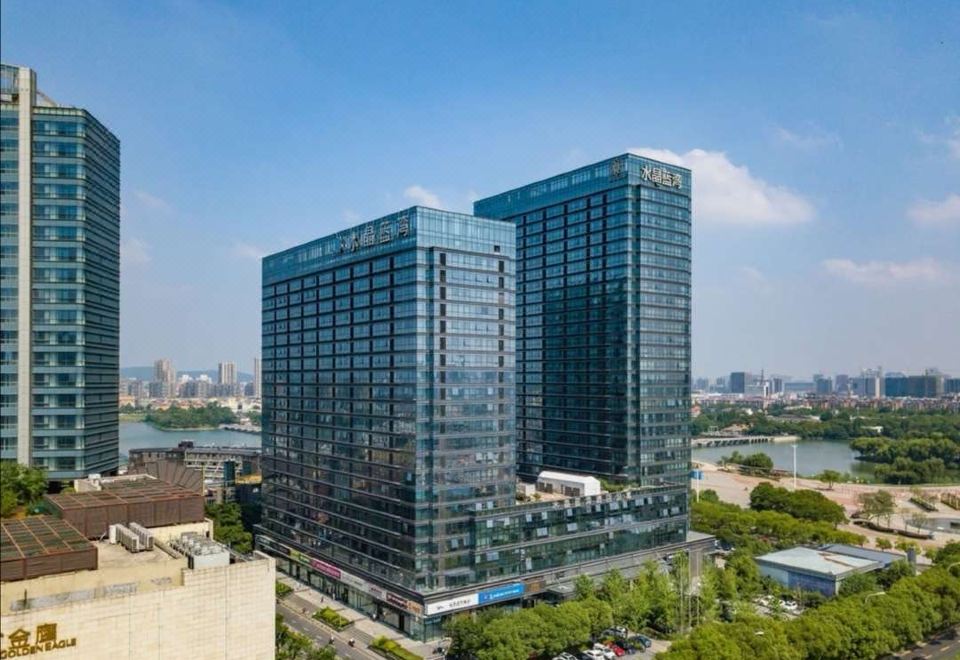 Crystal Blue Bay Apartment Hotel Hotel Overview