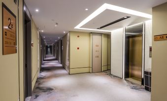 Homeinn Selected Hotel (Shanghai Nanjing Road Pedestrian Street The Bund Center)